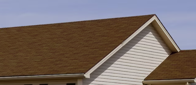 Autumn Brown asphalt shingle roof on a residential home
